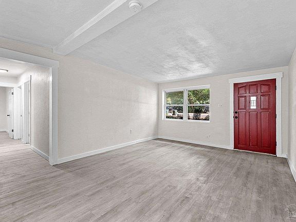 3rd image of 24 Teakwood Cir