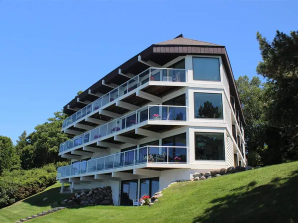 119 Pine River Ln #4, Charlevoix, MI 49720