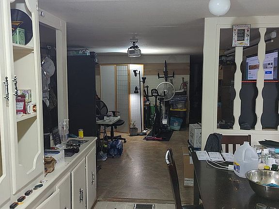 2nd image of 2701 Grand Ave Trailer 51