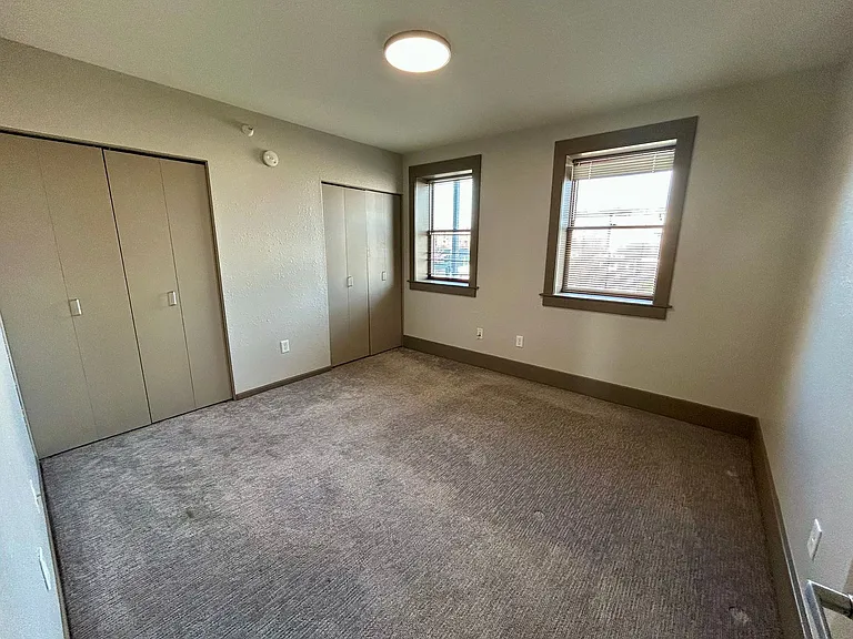 Drake Court — Photo 9