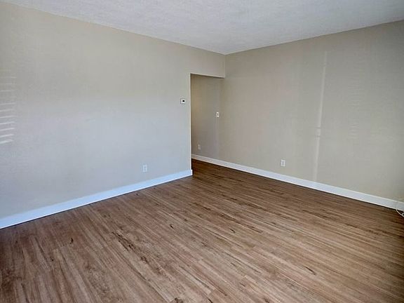 2nd image of 690-714 Pennsylvania Ave #710