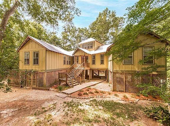 3rd image of 130 Ponchitolawa Dr