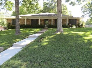 102 Kings Ln, Longview, TX 75605