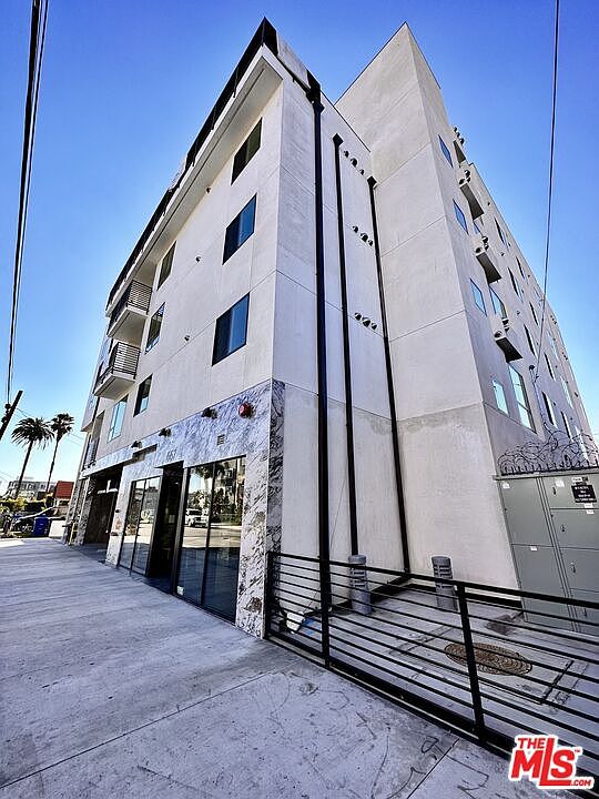 1st image of 667 N Wilton Pl #205