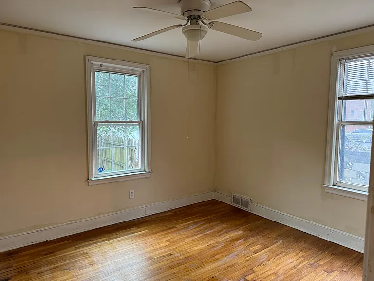 316 Howard St — Photo 2