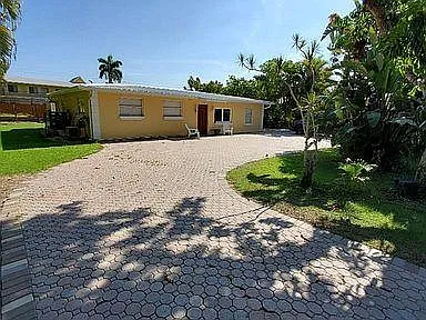 3 bed, 1400 sqft, $2,700 — Photo 2