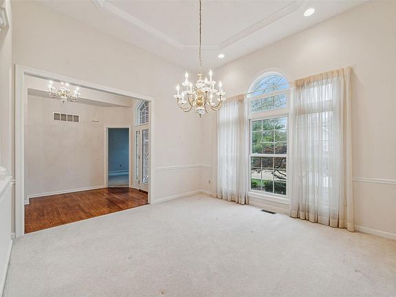 5th image of 65 Picardy Hill Dr
