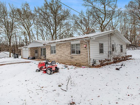 3rd image of 246 Irving Park Dr