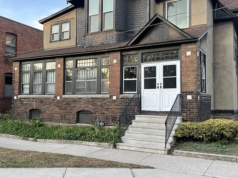 Raymond Flats — Photo 37