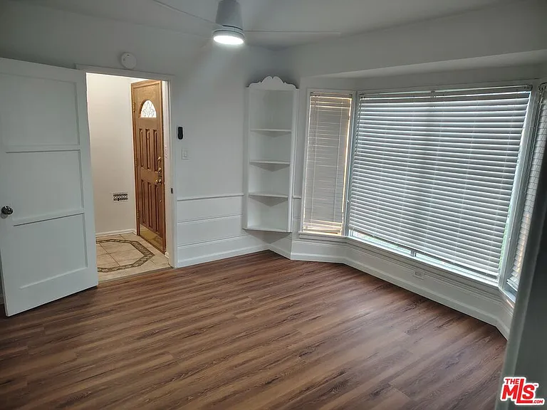 5446 Angeles Vista Blvd — Photo 6