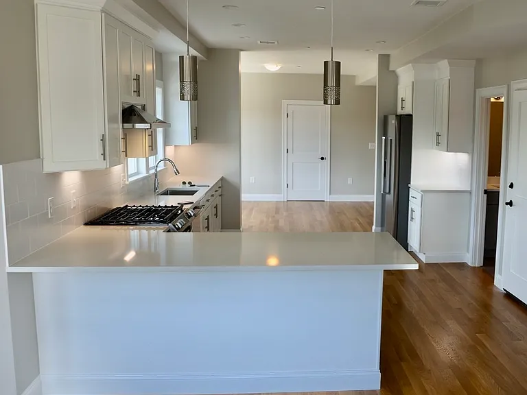 35 Chestnut St #2 — Photo 2