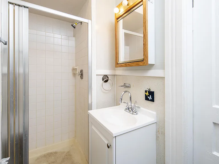 159 Hoosick St #1F — Photo 25