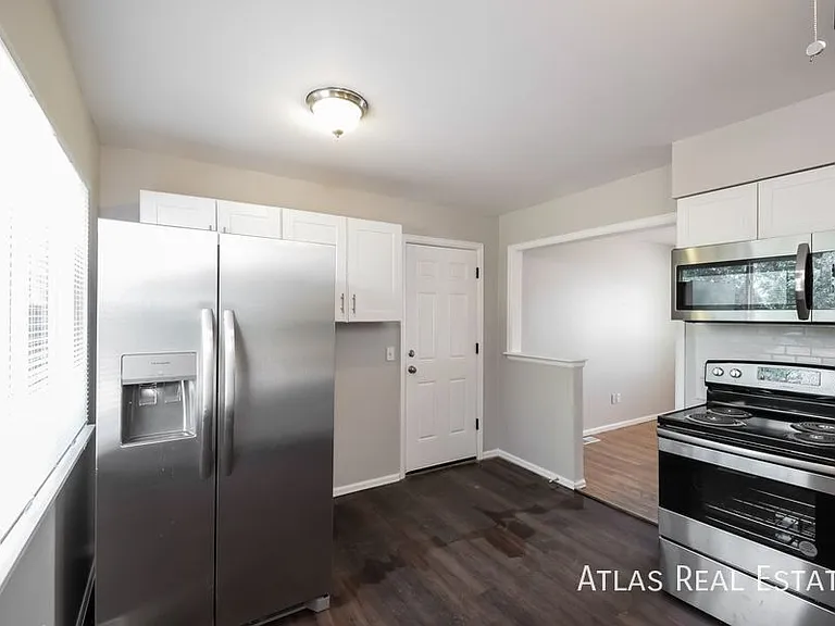 730 S Oakland St — Photo 23