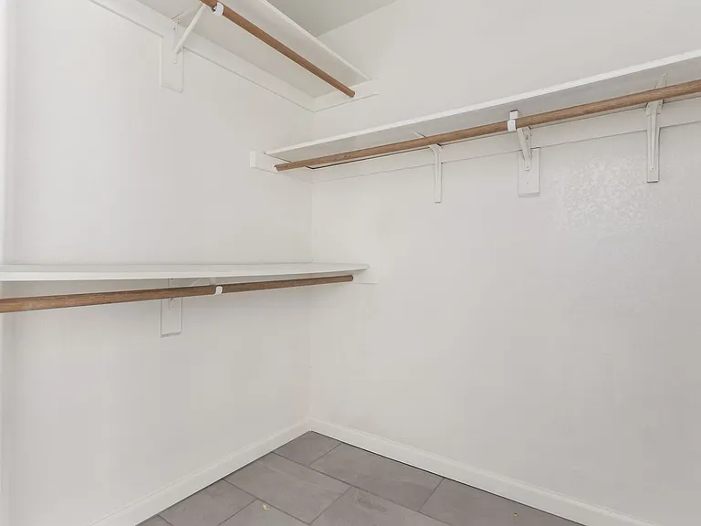 615 N Arrowhead Dr — Photo 21