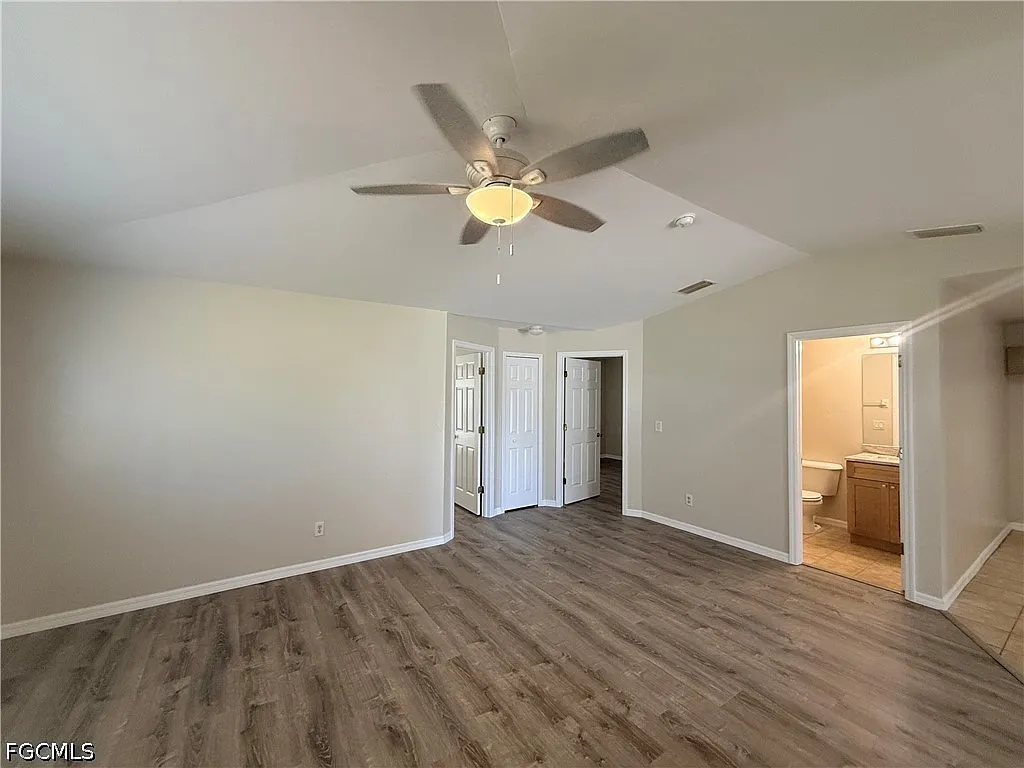 2 bed, 2.0 bath, 2156 sqft, $1,450 — Photo 4