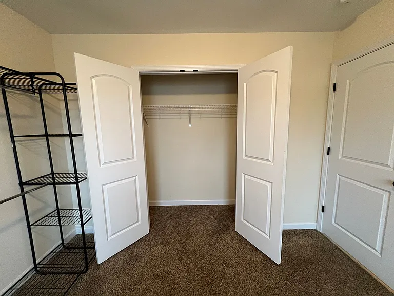 310 Landon Ln — Photo 5