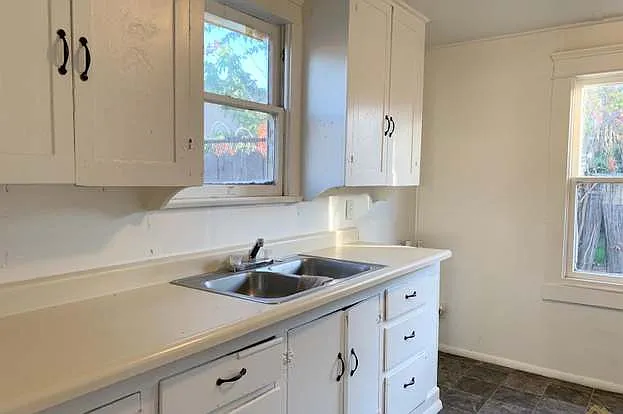 118 Eye St — Photo 19
