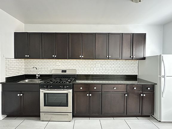 3rd image of 6347 N Magnolia Ave APT K3