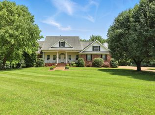1069 Pleasant Valley Rd, Greenbrier, TN 37073