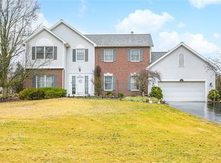 182 Tumbleweed Dr, Pittsford, NY 14534