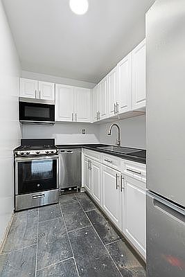 3rd image of 417 E 83rd St APT 6D