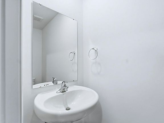 4th image of 5008 Beechmont Ln