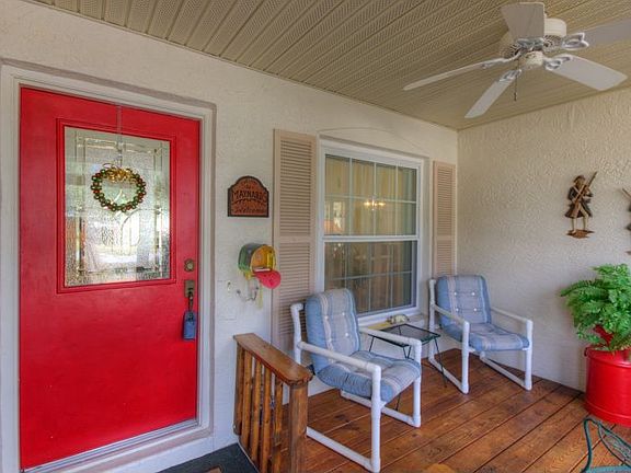 Screened Front entry