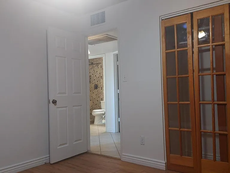 2448 W Freeway Ln — Photo 17