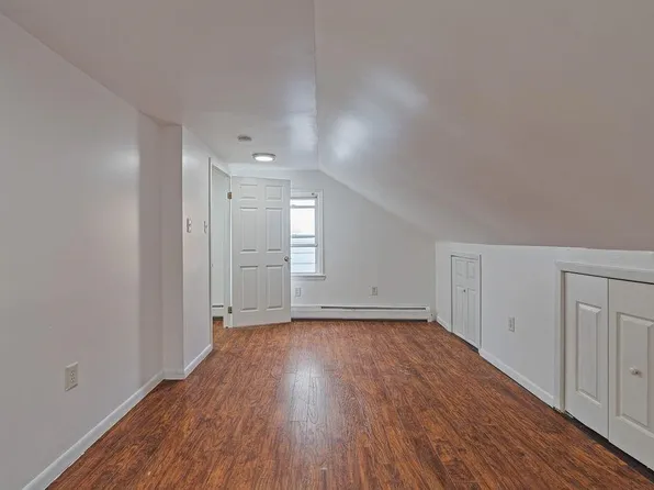 337 Summit Avenue image 22 of 25