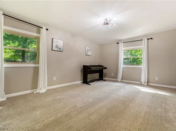 27708 Winona Rd, Salem, OH 44460