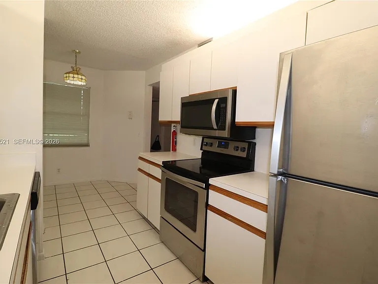 1200 SW 124th Ter #201O — Photo 9