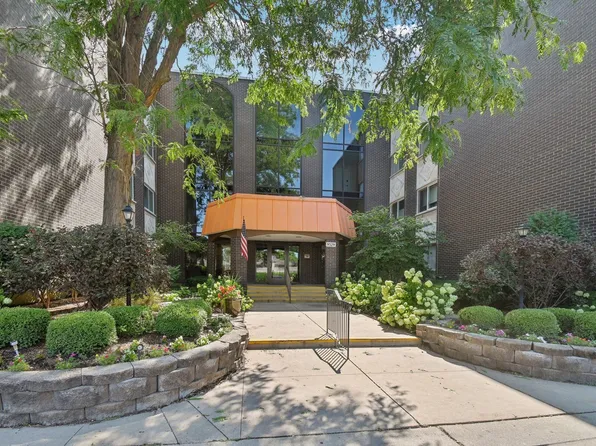 9529 Bronx Ave APT 106, Skokie, IL 60077