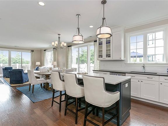 3rd image of 788 Farmington Ave #203