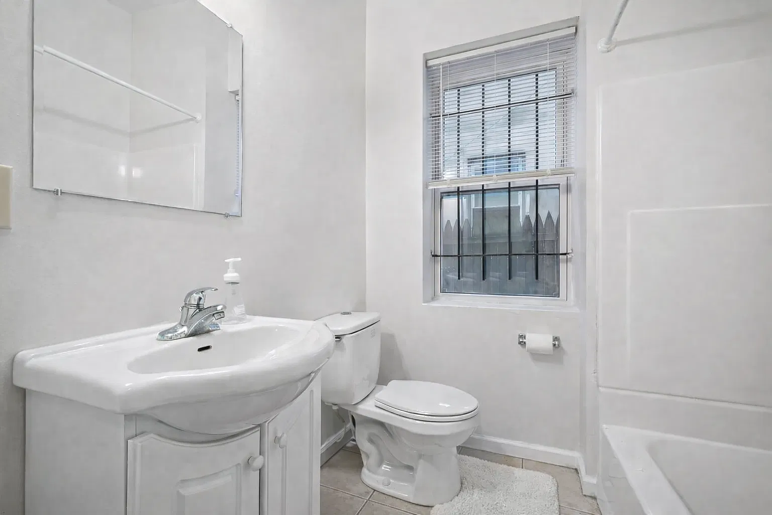 4 bed, 1498 sqft, $2,400 — Photo 4
