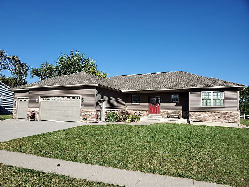 1st image of 517 Lexington Dr