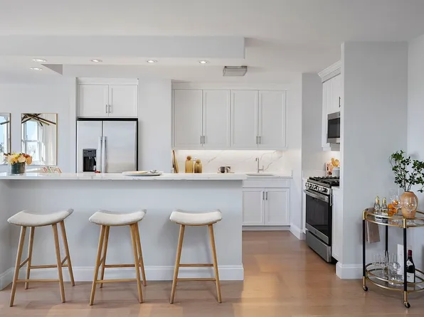 155 W 68th St APT 1134, New York, NY 10023