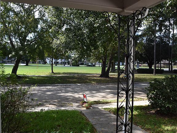 5th image of 526 Duval Ave