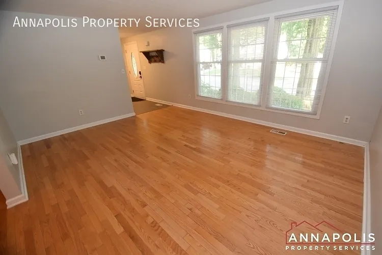528 Bay Green Dr — Photo 7