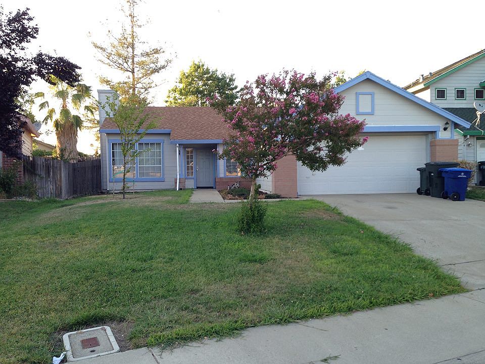 1st image of 17 Hallwood Ct