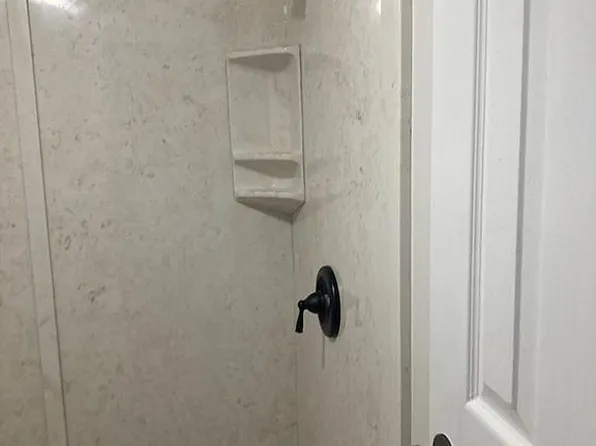 8727 N 48th St APT B, Tampa, FL 33617