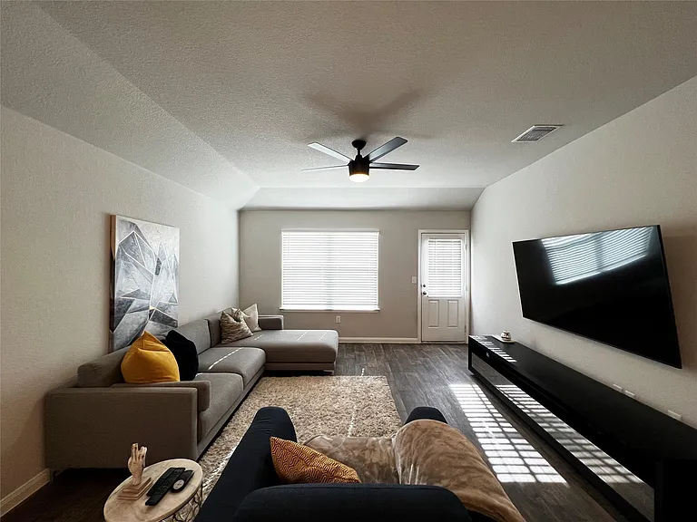 13906 Levy Ln — Photo 6