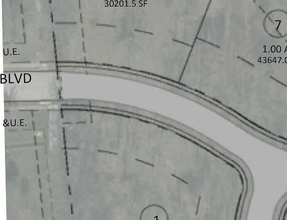 2nd image of 703 Bellerive Blvd