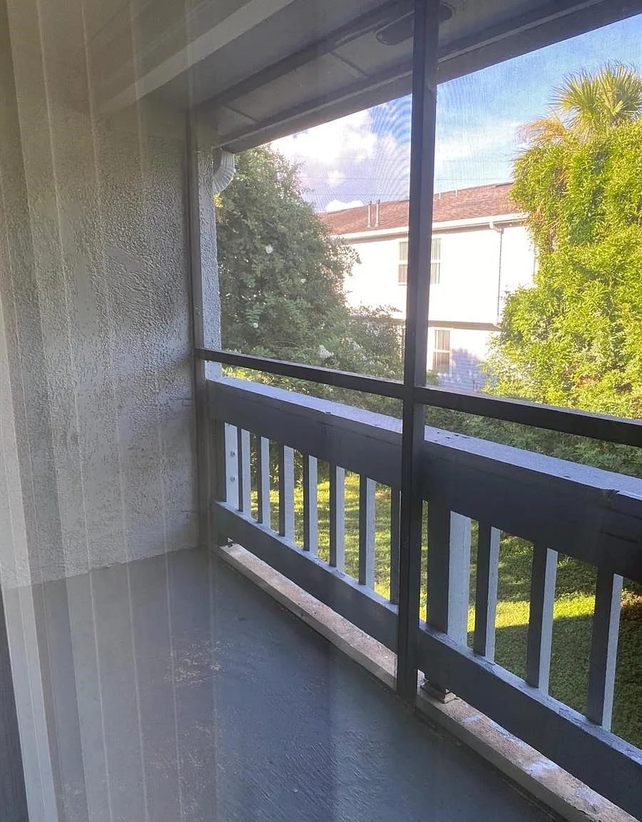 2 bed, 976 sqft, $1,400 — Photo 3