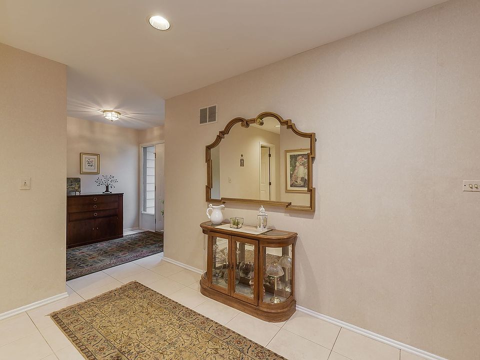 1576 Kirkwood Dr, Geneva, IL 60134 Zillow