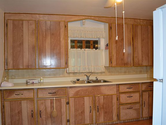 5th image of 1009 Henrietta St