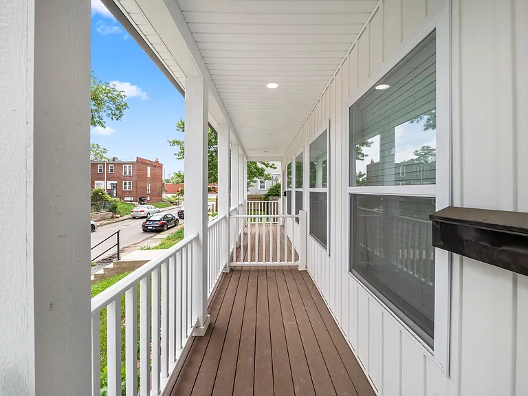 2589 Dayton Ave — Photo 5