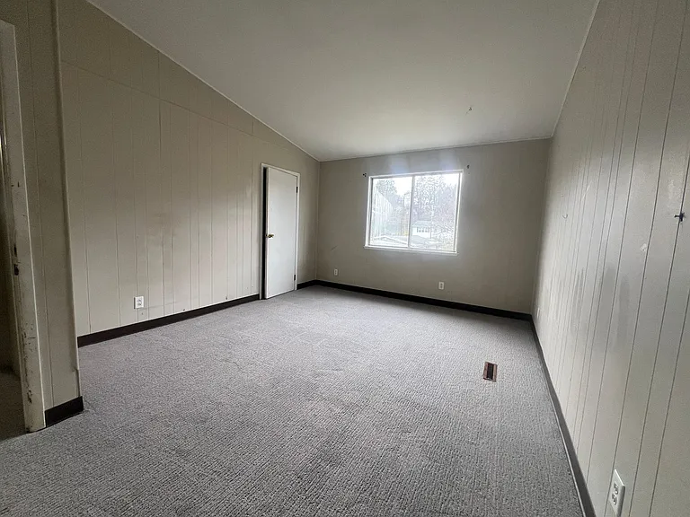 151 Bradley St — Photo 5