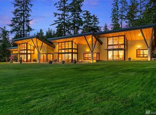 3288 Smugglers Cove Rd, Greenbank, WA 98253