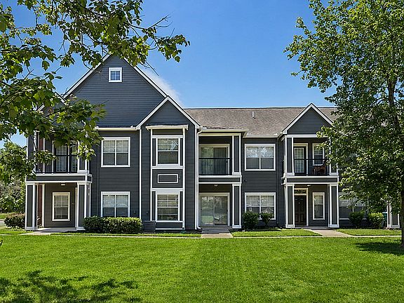 Cason-Estates-Apartments-Exterior-Daytime