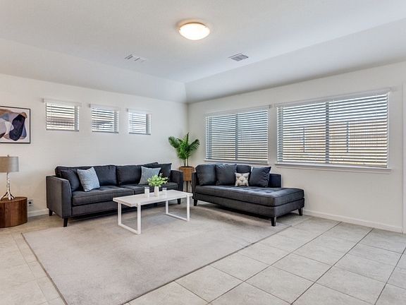 5th image of 4532 Pentridge Dr